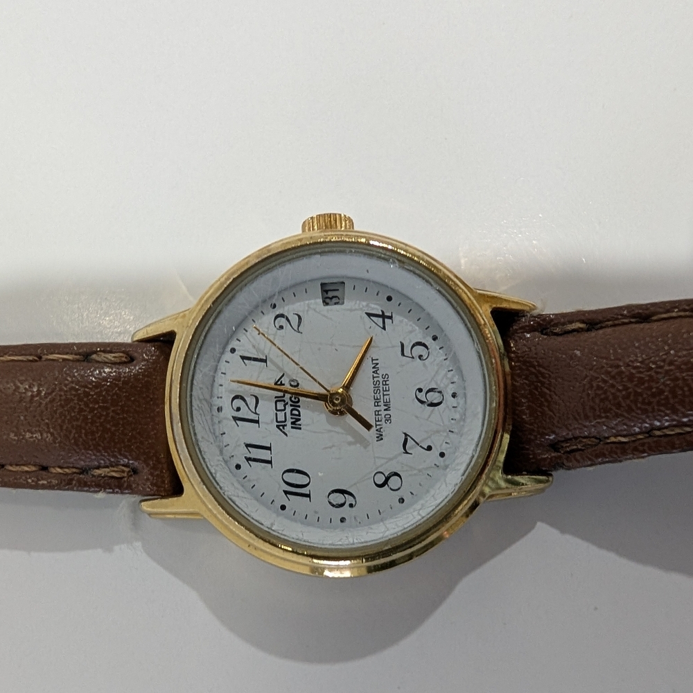 Acqua Indiglo Analog Wristwatch Brown Buckle Band Gold Tone Date Indicator